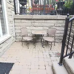 Toronto Escape - The Quartz Townhouse